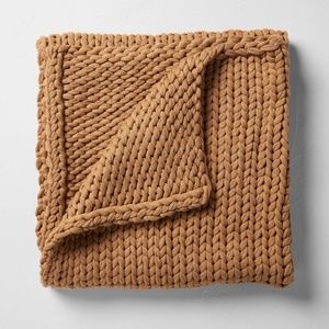 NWOT 50"x70" Oversized Solid Bed Throw - Casaluna™